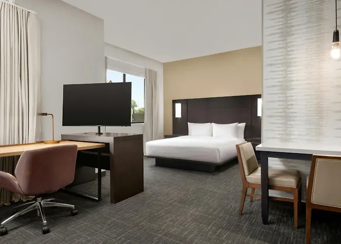 Hotel By Marriott